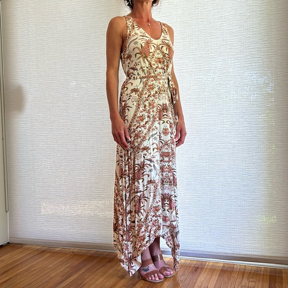 Lucky Brand Dresses & Skirts - Never worn. NWT lucky Brand Day floral dress S, Minor flow at belt